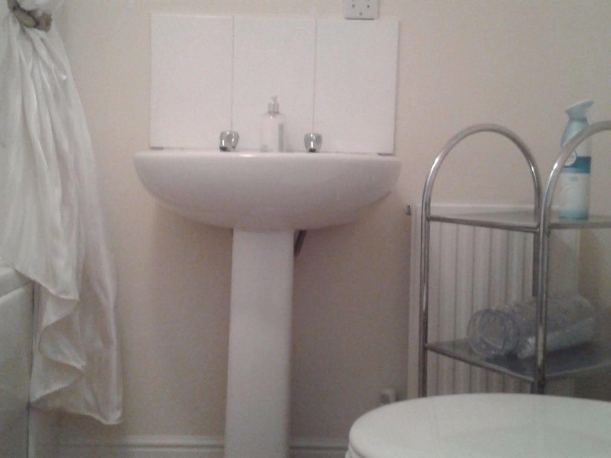 Aaron 3* Leicester